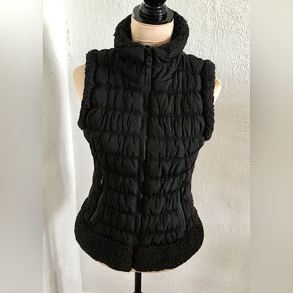 NWOT Calvin Klein Performance Puffer Vest